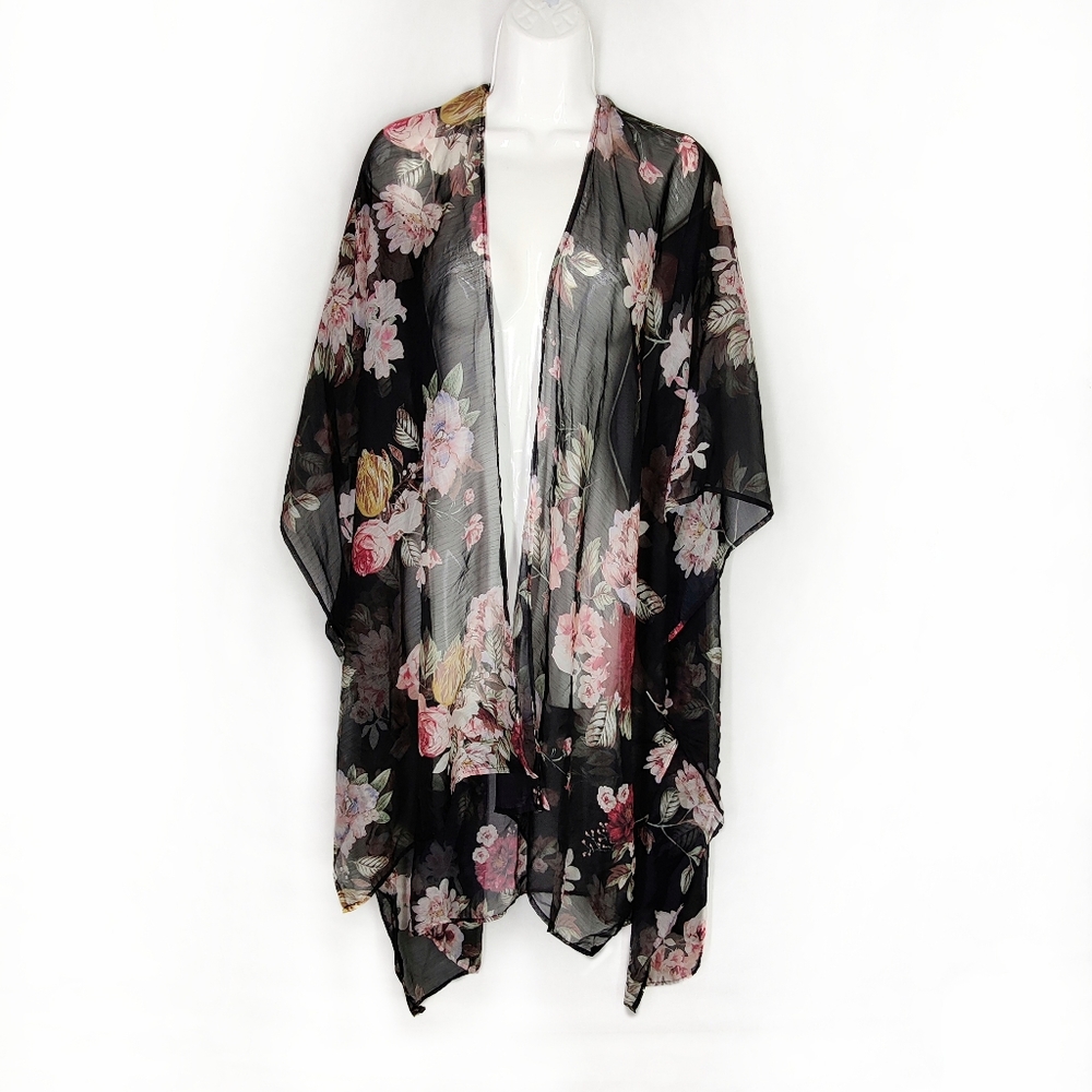 Cyn & Luca kimono, size Xxlarge, black floral coverup.